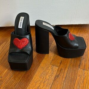 Steve Madden heart platforms size 7